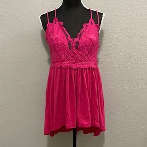 Cute adjustable top!! Never worn